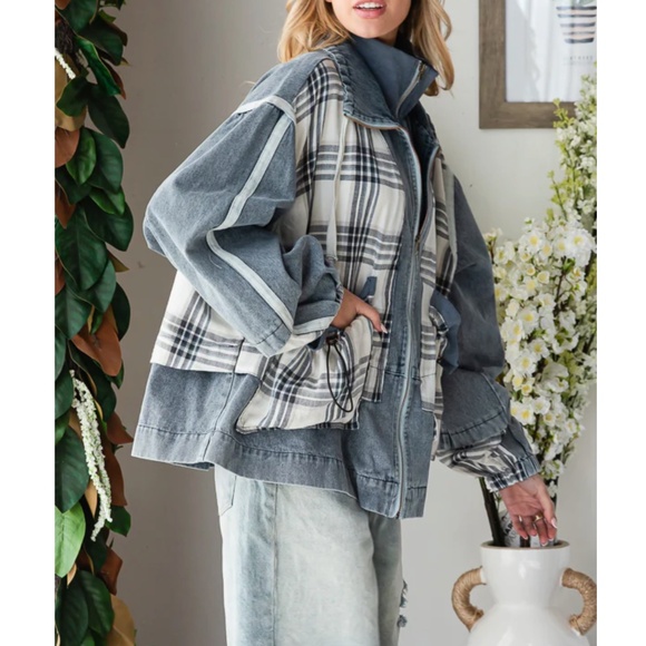 Oli & Hali Medium Wash Plaid Print Zip up Jacket - Picture 5 of 5